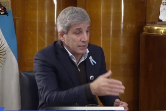 O tiroteio de Luis Caputo contra a gestão econômica de Mauricio Macri POLÍTICA El Intransigente