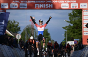 Lorena Wiebes supera um pneu furado tardio para ganhar o prêmio Simac Omloop der Kempen Ladies.