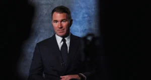 Eddie Hearn diz que Dana White não está envolvido nas negociações do Anthony Joshua Tyson Fury.