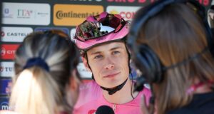 ‘Ainda há muito altímetro’ – Jonas Vingegaard está calmo, confiante e de mente aberta antes da última etapa de montanha do Giro d’Italia.