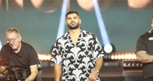 Filip Hurgovic está escalando Moussa Atauma em agosto.