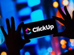 O que ClickUp faz é nos demitir em massa sobre o futuro do trabalho