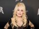 Dolly Parton relembra o primeiro ano desde a morte do marido Carl