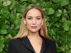 O vestido preto de Jennifer Lawrence é perfeito para casamentos