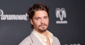 Entrevista de Luke Grimes com ‘The Marshal’ e Clint Eastwood e Paternidade