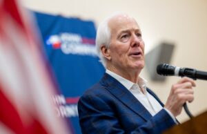 Cornyn compara Massie e Cassidy no segundo turno do Texas com Paxton, apoiado por Trump