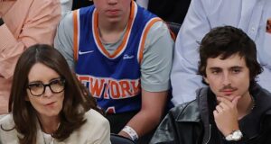 Tina Fey reage ao meme viral do homem Timothée Chalamet e seus rumores de briga
