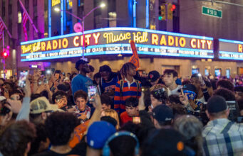 Os fãs dos Knicks transformaram o Radio City Music Hall na melhor festa da cidade