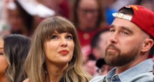 Travis Kelce e Taylor Swift foram vistos na quadra durante o jogo. Cavaliers-Knicks Jogo 3