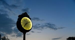 Qual é a posição do Oregon em relação ao horário de verão permanente?