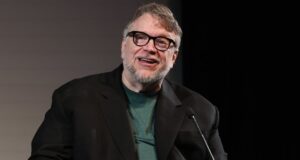 Guillermo del Toro critica os defensores da IA que acham que é possível fazer arte com ‘aplicativos de merda’