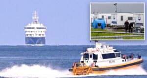 O navio de cruzeiro infectado com o vírus Hanta deverá chegar à Holanda