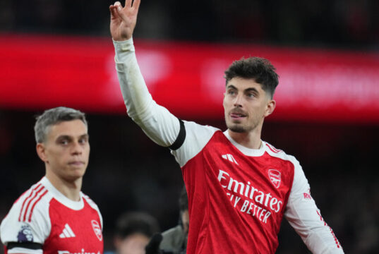 Arsenal perto de vencer a Premier League ao derrotar Burnley