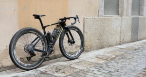 É como atirar em peixe em um barril – vi a nova bicicleta de estrada aerodinâmica Argon 18 enquanto tentava pegar uma cerveja depois do trabalho no The Traka.