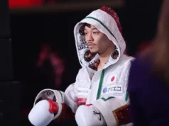 Contador de histórias: Junto Nakatani se prepara para relatar o falecimento de Noya Inoue.