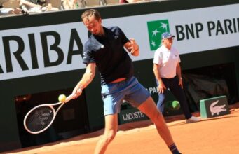 Aberto da França 2026: Sabalenka brilha, Osaka deslumbra enquanto Medvedev derrete no calor de Paris