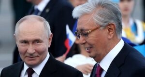 Putin assina um acordo nuclear no valor de 16,5 mil milhões de dólares para construir a primeira central nuclear no Cazaquistão