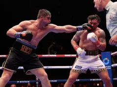 Sphinx Jinks: Oleksandr Usyk se esquiva de um chute para marcar a parada final de Rico Verhoeven