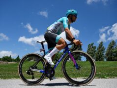 Enrico Zanoncello, velocista, foi demitido e multado após cabeçada no Giro d’Italia, final da etapa 15