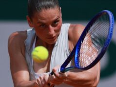 Marta Kostyuk colocará sua sequência no saibro em risco contra Iga Swiatek, em Paris.