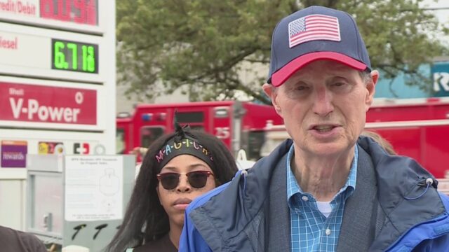 Sen.-Ron-Wyden-has-proposed-a-25-tax-on-big-oil-to-help-lower-gas-prices.-May-23-2026-KOIN.jpg