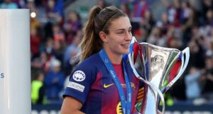 Alexia Putellas deixa o clube após 14 temporadas e tem sido comparada à saída de Lionel Messi