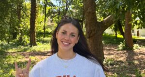 Texas Lands 2027 Verbal da atleta olímpica húngara Vivien Jackl