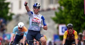 4 Jours de Dunkerque: Laurence Pithie ultrapassa Lewis Askey em uma final tortuosa para vencer na etapa de abertura