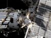 Cosmonautas russos instalam um telescópio solar na ISS durante uma caminhada espacial de 6 horas