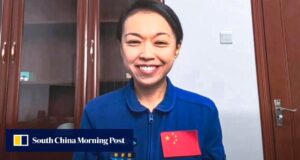 ‘Estamos muito orgulhosos’, disse John Lee ao primeiro astronauta de Hong Kong antes do voo espacial