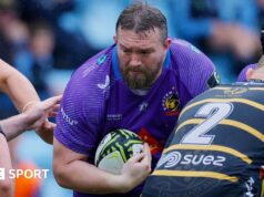 Ehren Painter: Exeter prop assina novo contrato