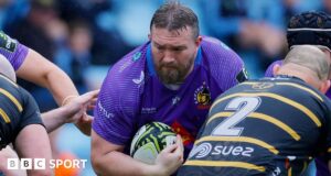 Ehren Painter: Exeter prop assina novo contrato