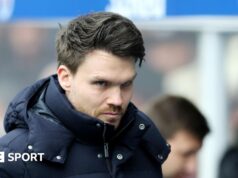 Danny Rohl está confiante no futuro do Rangers após negociações do conselho.