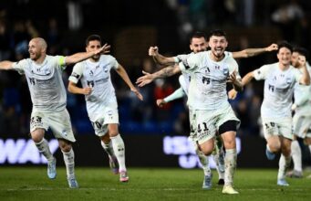Os Jets perdem a tripla enquanto os Sky Blues chegam à grande final