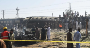 Mais de 30 pessoas ficaram feridas após a explosão de uma bomba perto da linha férrea em Quetta; Cerca de 30 pessoas ficaram feridas