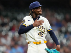 Pat Murphy, dos Brewers, critica Abner Uribe por gesto ‘inaceitável’ durante vitória acalorada sobre os Cardinals