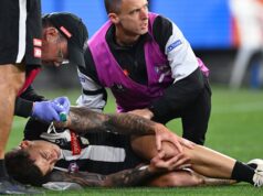 O técnico do Collingwood Magpies, Craig McRae, explicou o que Jamie Elliott lhe disse depois que ele machucou o joelho no dia 433 do recorde de Scott Pendlebury.