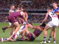 Uma briga começou no jogo da AFL