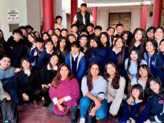 Estudantes de psicologia do Sacred Heart Institute oferecem oficinas sobre bullying e mídias sociais.