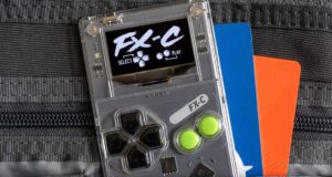 Arduboy FX-C é uma ótima ferramenta para matar o tempo que você vai esquecer que a está carregando.