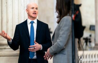 A Coinbase está demitindo centenas de funcionários, trazendo desenvolvimentos de IA