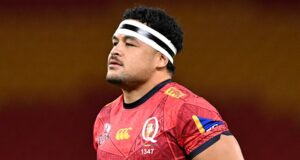 A estrela dos Wallabies, Hunter Paisami, se machucou na final do Super Rugby Pacific na noite passada