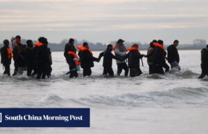 Dois mortos após barco virar na França após falha na passagem para o Reino Unido