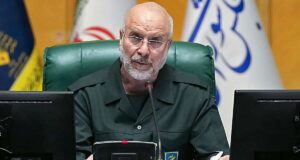 O negociador iraniano ameaça uma resposta esmagadora se Trump retomar a guerra
