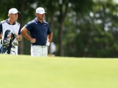 Brooks Koepka frustrou dois jogadores rivais ao desistir do torneio, apesar das oportunidades de jogo limitadas.