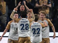 Os Jets pediram que Sydney terminasse após um primeiro tempo tórrido