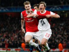 O Arsenal está fazendo uma oferta antecipada para contratar Arshavin, alvo do Chelsea, por £ 44 milhões