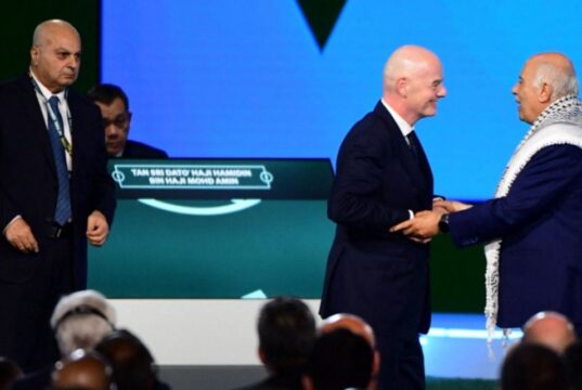 Tensões no Congresso da FIFA: O Presidente da Federação Palestina de Futebol recusou-se a cumprimentar o Presidente de Israel na frente de Infantino