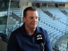 Voss abriu a saída de Carlton