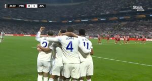 Tielemans acerta com um voleio alto